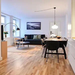 Sanders Tower - Cozy Two-bedroom In Charming Copenhagen